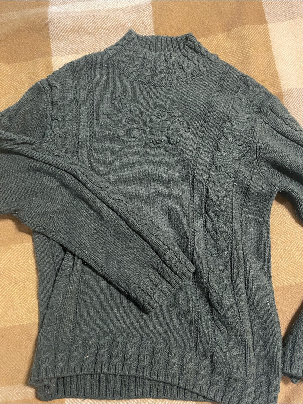Women's vintage Green Cable-Knit Mock Neck Sweater